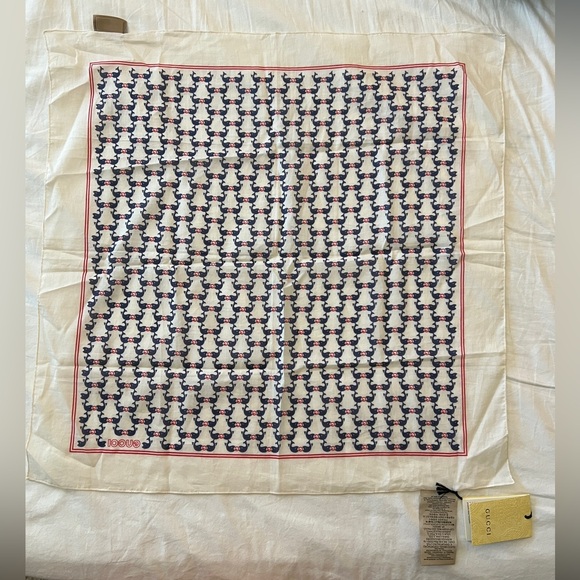 GUCCI WHALE SCARF NWT - Picture 1 of 4